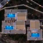 Avraam Sunset With Private Pools *