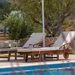 别墅 Avraam Sunset With Private Pools