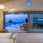 Avraam Sunset With Private Pools *