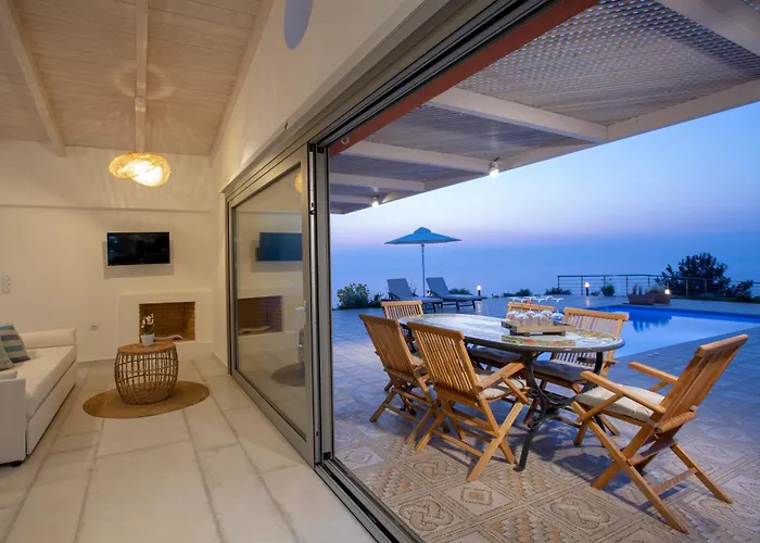 Avraam Sunset With Private Heated Pools Willa