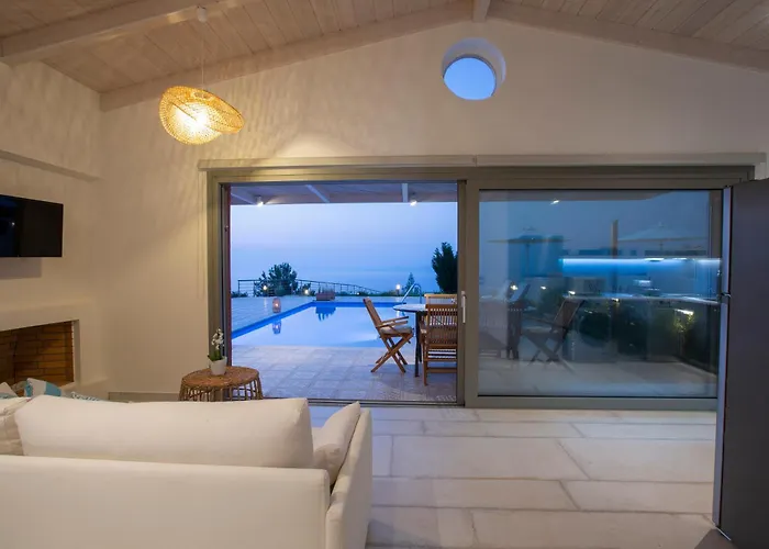 Avraam Sunset With Private Heated Pools